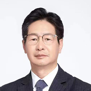 何方 四川大学华西公共卫生学院教授，博士生导师
中国食品科学技术学会乳酸菌分会理事
中国营养学会老年分会委员
中国营养学会益生菌益生元与健康分会委员
四川省营养学会老年分会副主任委员